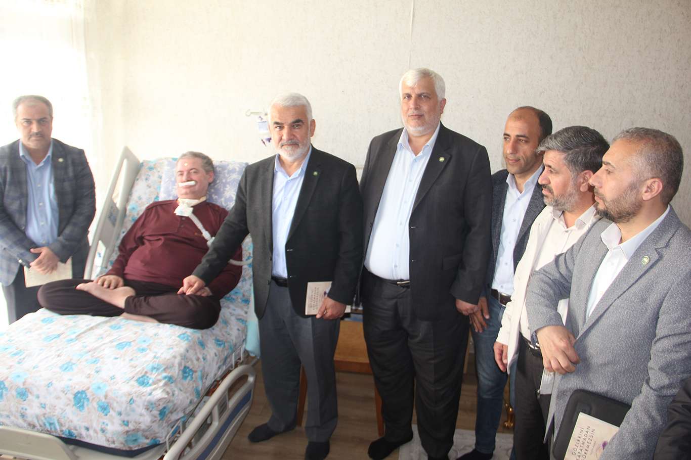 HÜDA PAR Genel Başkanı Yapıcıoğlu, ALS hastası Yasin Asma’yı ziyaret etti